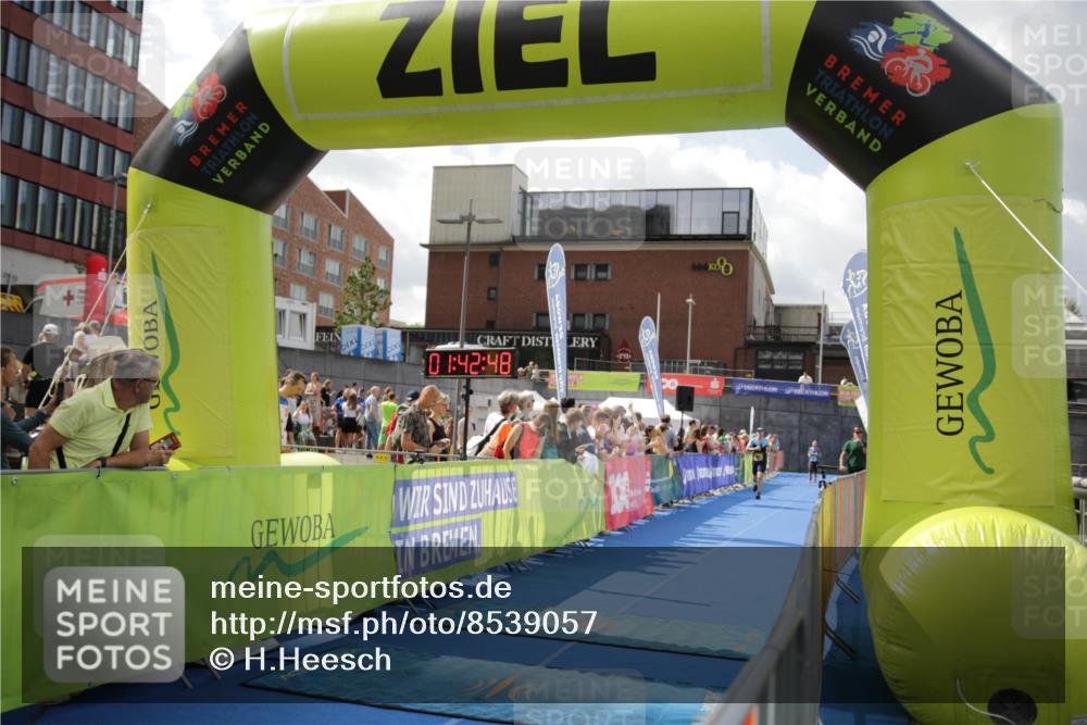 10.08.2025 - GEWOBA Citytriathlon Bremen H.Heesch http://msf.ph/oto/8539057 10.08.2025 11:46:25 Ziel 193 meine-sportfotos.de