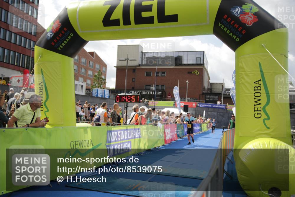 10.08.2025 - GEWOBA Citytriathlon Bremen H.Heesch http://msf.ph/oto/8539075 10.08.2025 11:46:28 Ziel 193 meine-sportfotos.de
