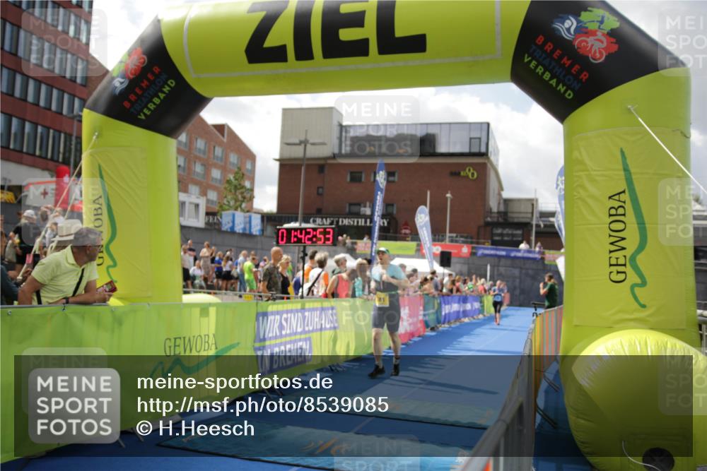 10.08.2025 - GEWOBA Citytriathlon Bremen H.Heesch http://msf.ph/oto/8539085 10.08.2025 11:46:30 Ziel 193, 381 meine-sportfotos.de