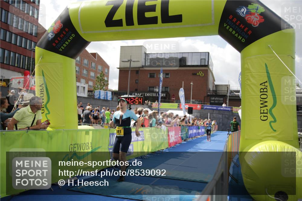 10.08.2025 - GEWOBA Citytriathlon Bremen H.Heesch http://msf.ph/oto/8539092 10.08.2025 11:46:32 Ziel 381 meine-sportfotos.de