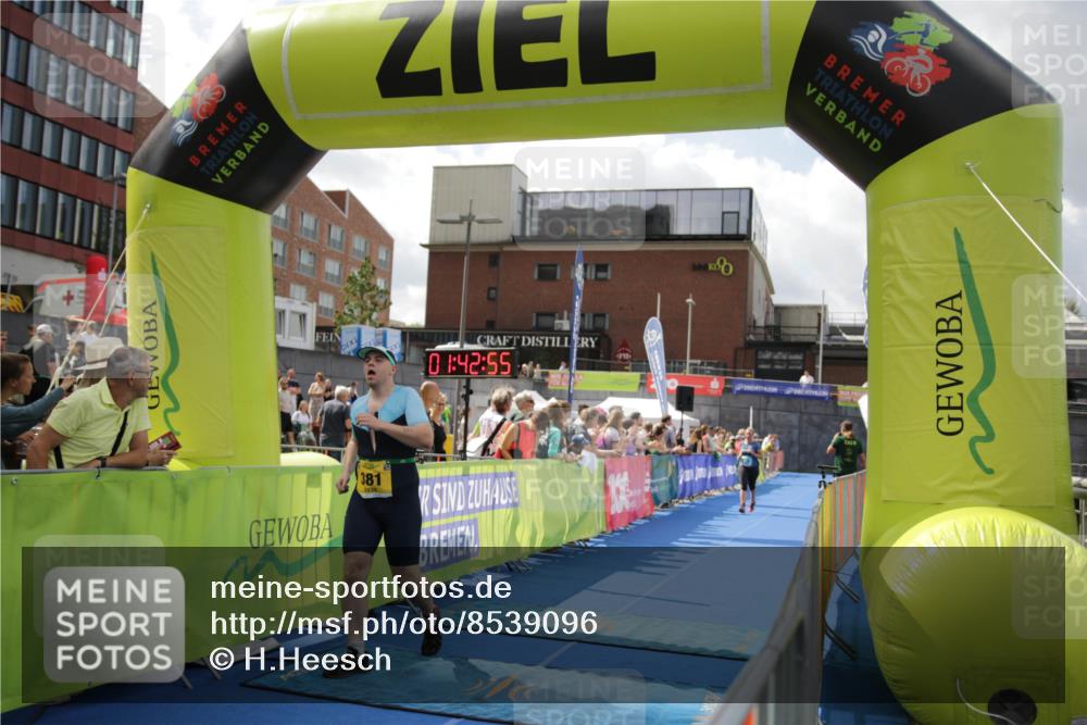 10.08.2025 - GEWOBA Citytriathlon Bremen H.Heesch http://msf.ph/oto/8539096 10.08.2025 11:46:32 Ziel 381 meine-sportfotos.de