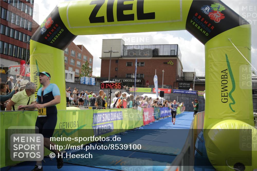 10.08.2025 - GEWOBA Citytriathlon Bremen H.Heesch http://msf.ph/oto/8539100 10.08.2025 11:46:33 Ziel 381 meine-sportfotos.de