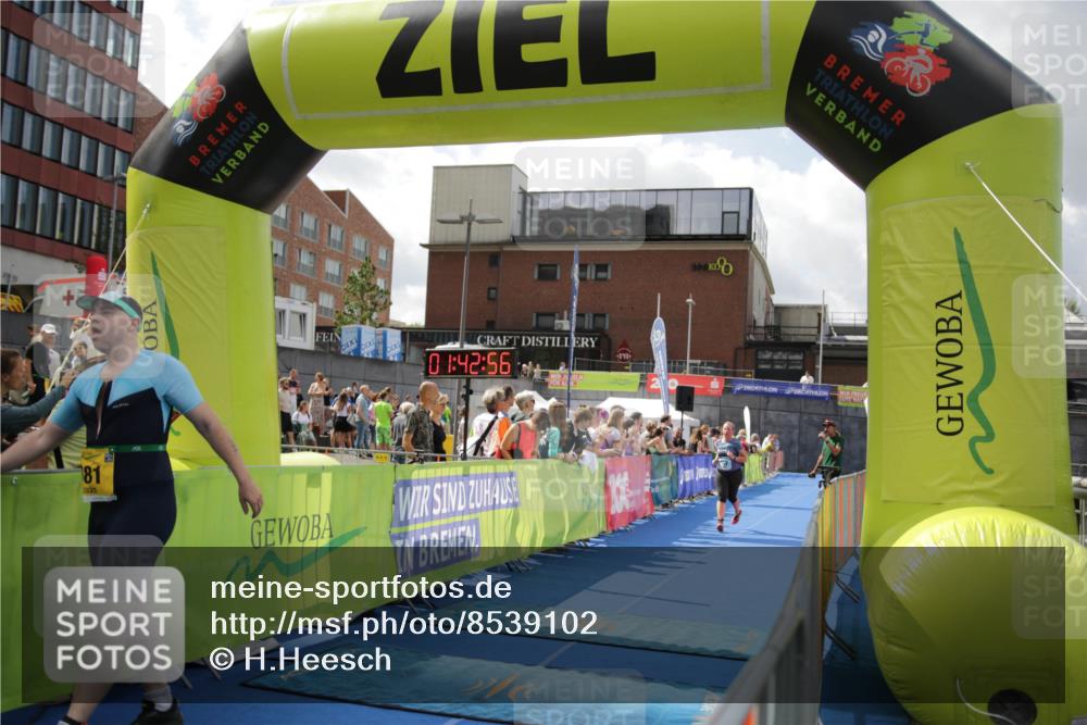10.08.2025 - GEWOBA Citytriathlon Bremen H.Heesch http://msf.ph/oto/8539102 10.08.2025 11:46:33 Ziel 381 meine-sportfotos.de