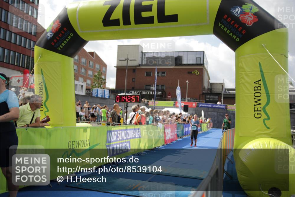 10.08.2025 - GEWOBA Citytriathlon Bremen H.Heesch http://msf.ph/oto/8539104 10.08.2025 11:46:34 Ziel 381 meine-sportfotos.de
