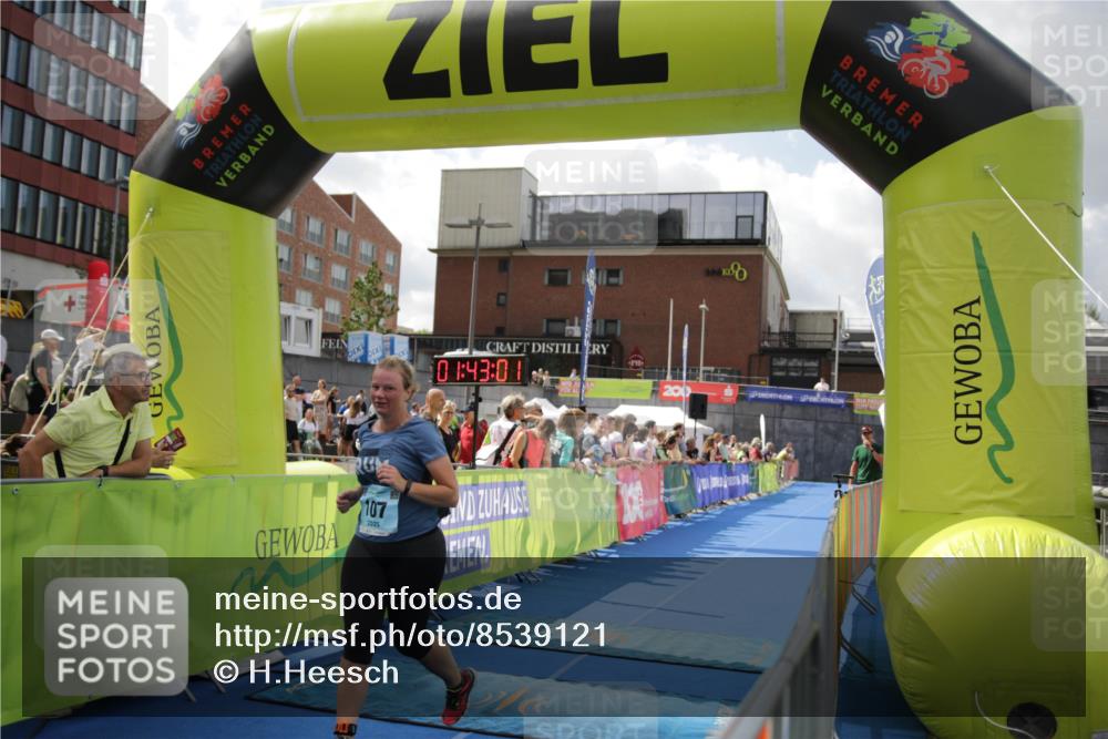 10.08.2025 - GEWOBA Citytriathlon Bremen H.Heesch http://msf.ph/oto/8539121 10.08.2025 11:46:38 Ziel 107, 381 meine-sportfotos.de