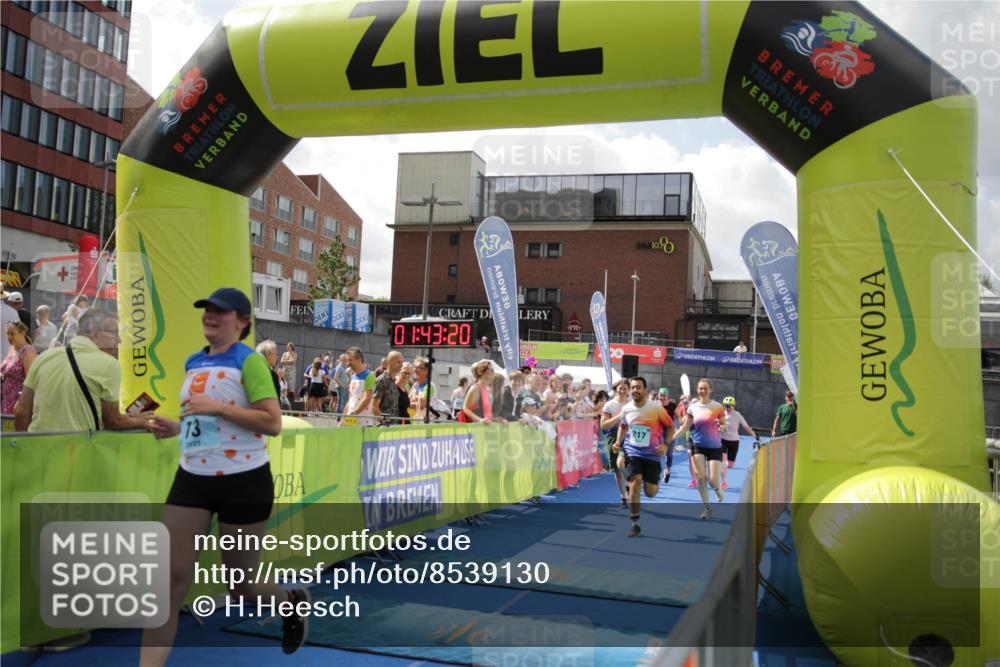 10.08.2025 - GEWOBA Citytriathlon Bremen H.Heesch http://msf.ph/oto/8539130 10.08.2025 11:46:57 Ziel 73 meine-sportfotos.de