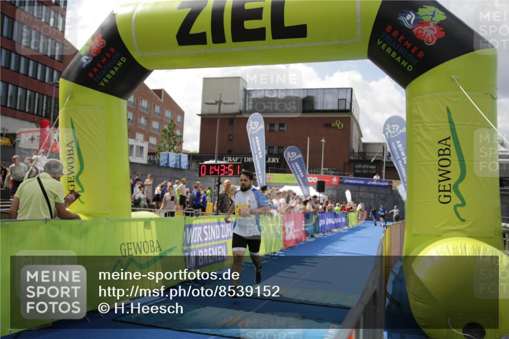 10.08.2025 - GEWOBA Citytriathlon Bremen H.Heesch http://msf.ph/oto/8539152 10.08.2025 11:47:28 Ziel  meine-sportfotos.de