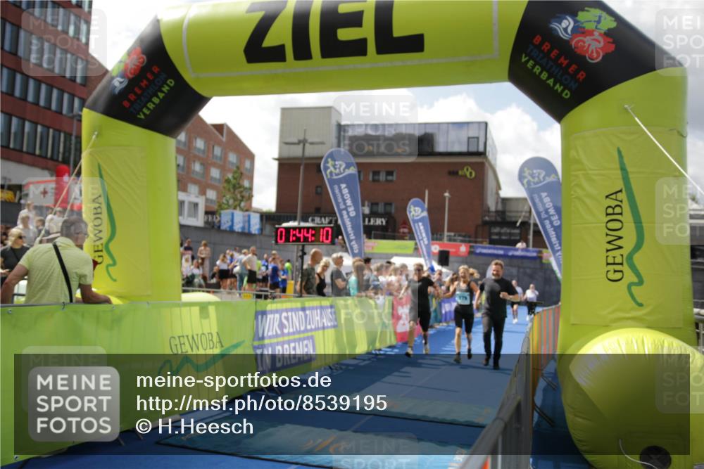 10.08.2025 - GEWOBA Citytriathlon Bremen H.Heesch http://msf.ph/oto/8539195 10.08.2025 11:47:47 Ziel 179, 195 meine-sportfotos.de