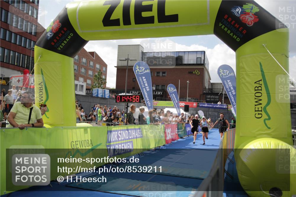 10.08.2025 - GEWOBA Citytriathlon Bremen H.Heesch http://msf.ph/oto/8539211 10.08.2025 11:48:35 Ziel 484 meine-sportfotos.de