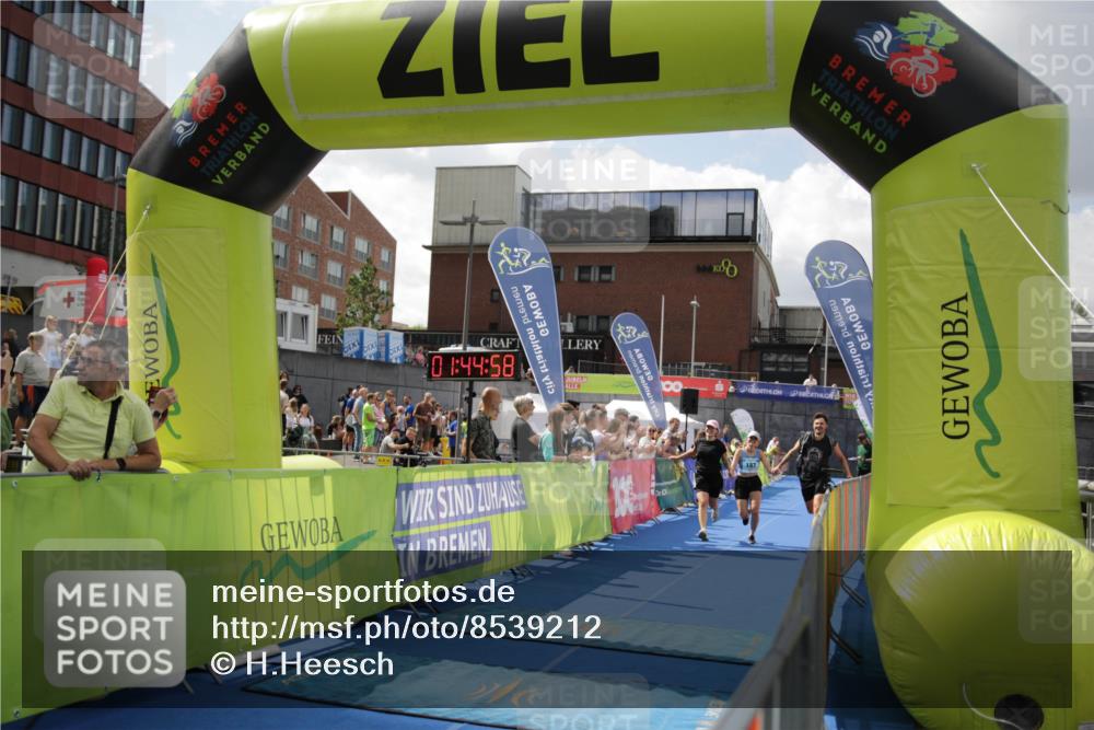 10.08.2025 - GEWOBA Citytriathlon Bremen H.Heesch http://msf.ph/oto/8539212 10.08.2025 11:48:35 Ziel 484 meine-sportfotos.de