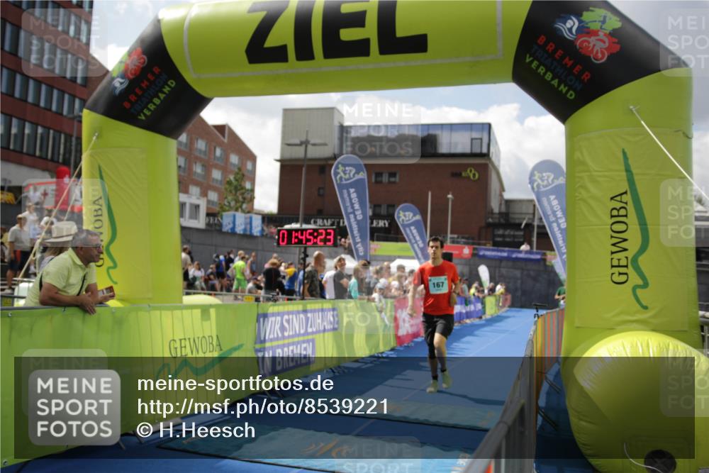 10.08.2025 - GEWOBA Citytriathlon Bremen H.Heesch http://msf.ph/oto/8539221 10.08.2025 11:49:00 Ziel 167 meine-sportfotos.de