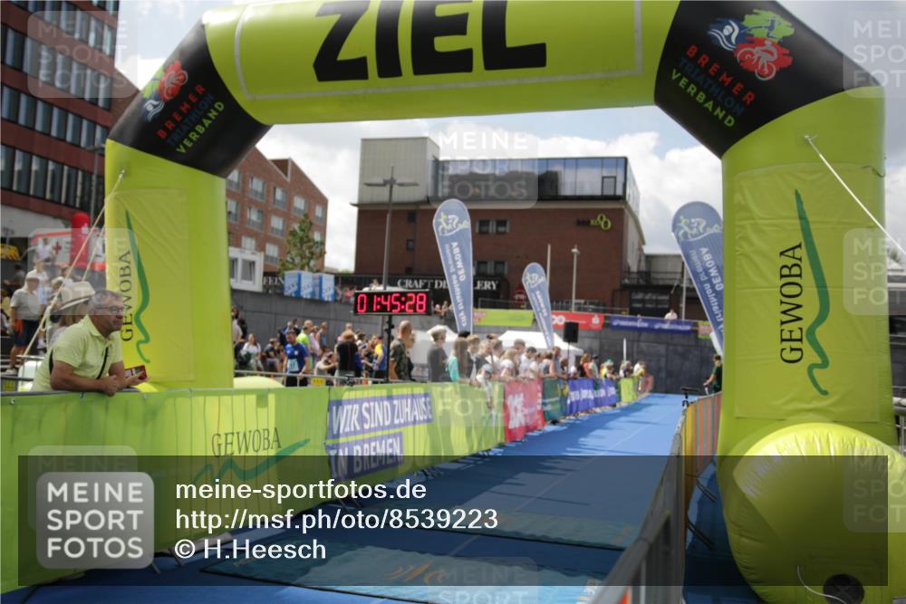 10.08.2025 - GEWOBA Citytriathlon Bremen H.Heesch http://msf.ph/oto/8539223 10.08.2025 11:49:04 Ziel 167 meine-sportfotos.de