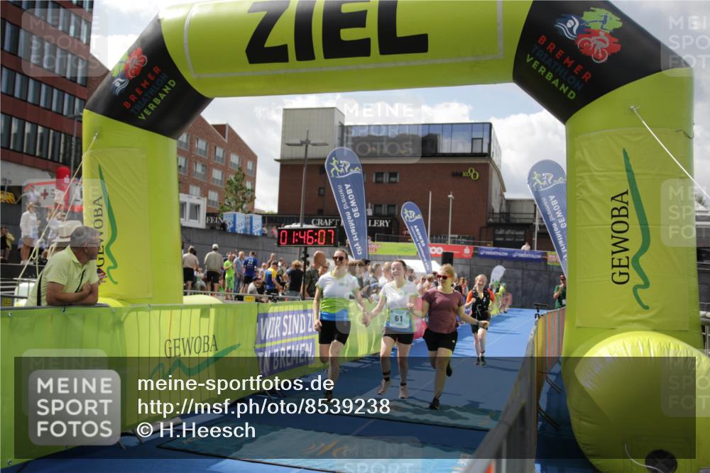 10.08.2025 - GEWOBA Citytriathlon Bremen H.Heesch http://msf.ph/oto/8539238 10.08.2025 11:49:43 Ziel 61 meine-sportfotos.de