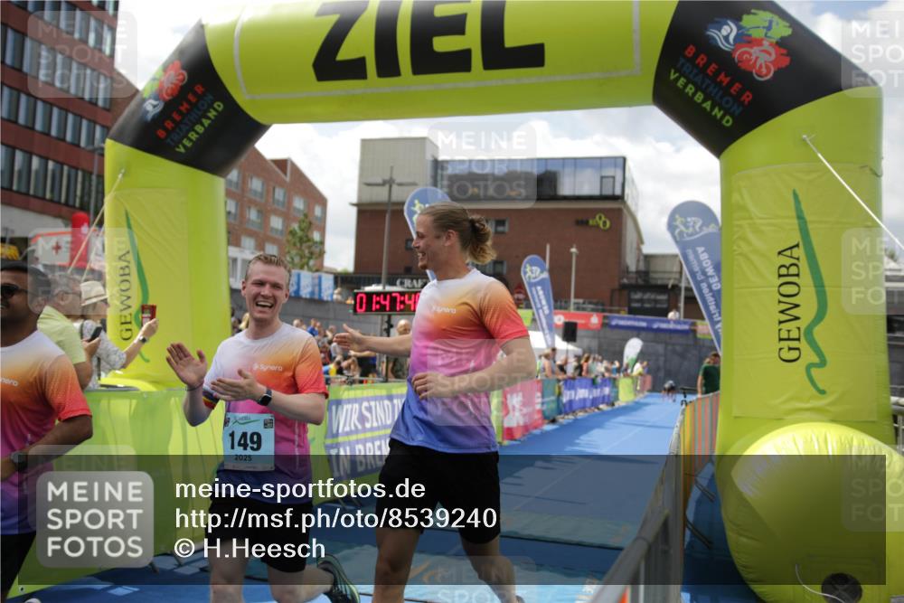 10.08.2025 - GEWOBA Citytriathlon Bremen H.Heesch http://msf.ph/oto/8539240 10.08.2025 11:51:17 Ziel 149, 361 meine-sportfotos.de