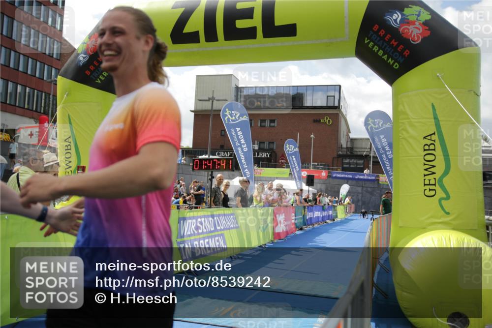 10.08.2025 - GEWOBA Citytriathlon Bremen H.Heesch http://msf.ph/oto/8539242 10.08.2025 11:51:17 Ziel 149, 361 meine-sportfotos.de