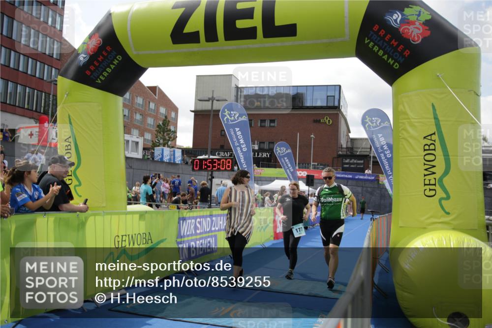 10.08.2025 - GEWOBA Citytriathlon Bremen H.Heesch http://msf.ph/oto/8539255 10.08.2025 11:56:45 Ziel 177 meine-sportfotos.de