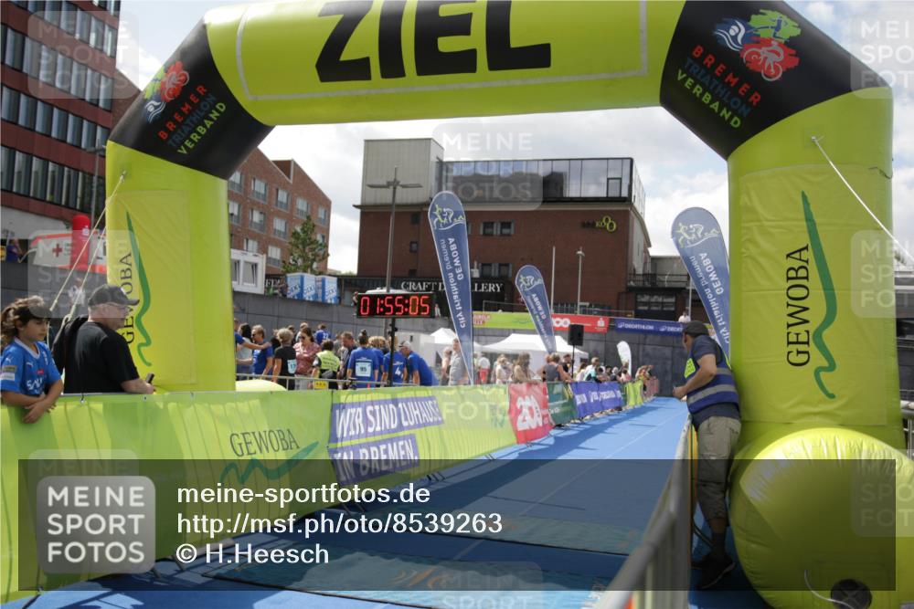 10.08.2025 - GEWOBA Citytriathlon Bremen H.Heesch http://msf.ph/oto/8539263 10.08.2025 11:58:42 Ziel  meine-sportfotos.de
