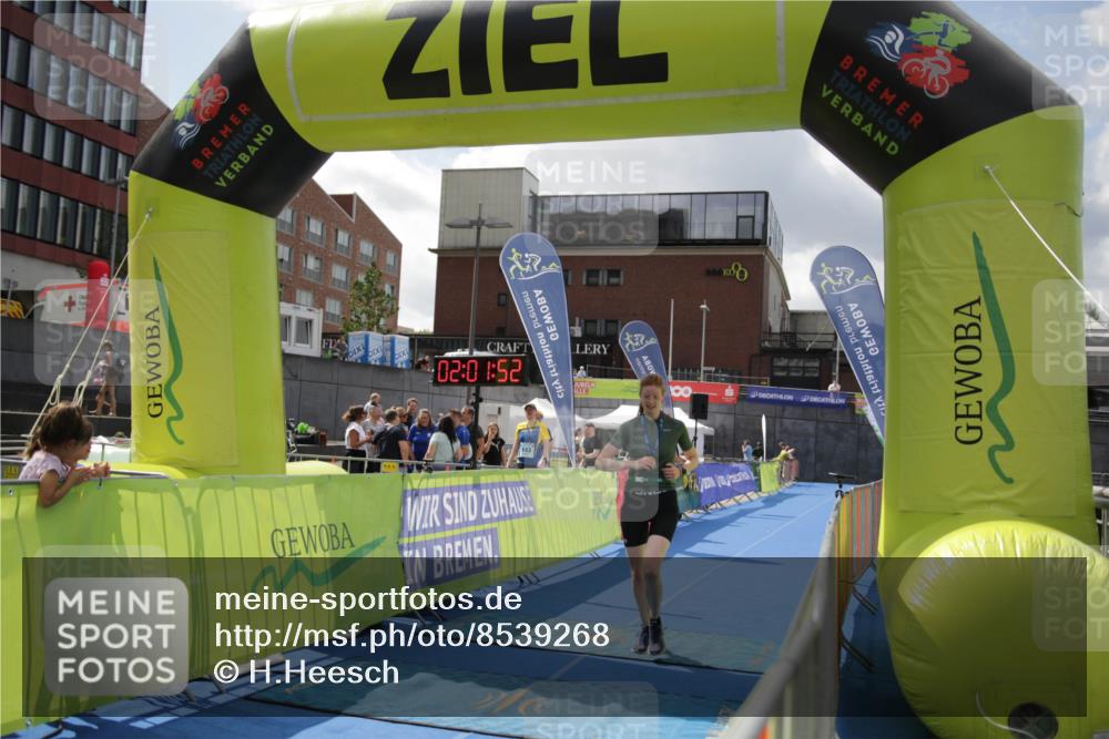10.08.2025 - GEWOBA Citytriathlon Bremen H.Heesch http://msf.ph/oto/8539268 10.08.2025 12:05:29 Ziel 465 meine-sportfotos.de