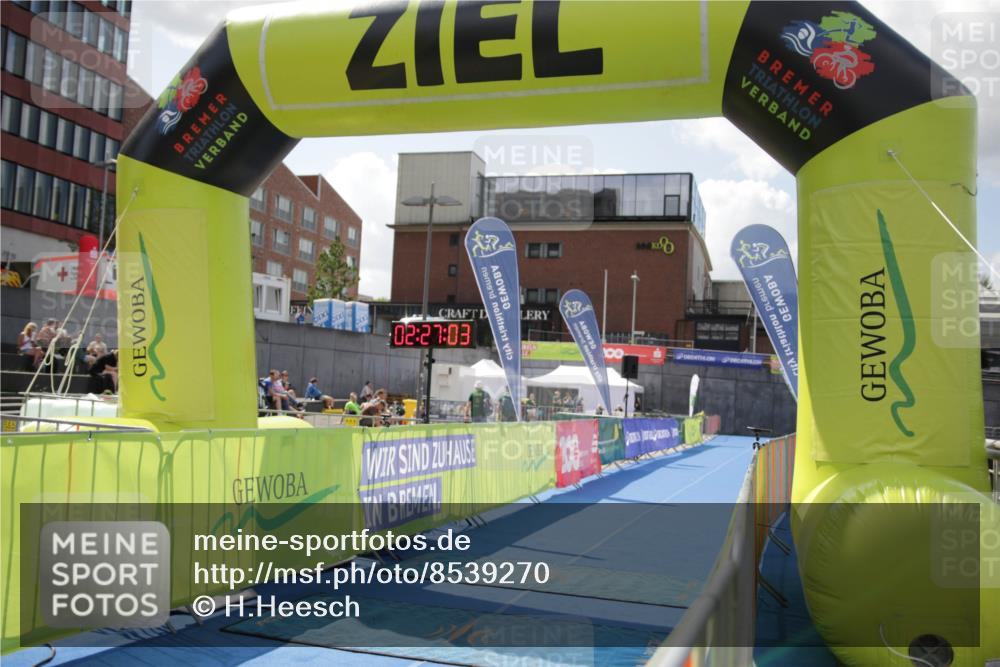 10.08.2025 - GEWOBA Citytriathlon Bremen H.Heesch http://msf.ph/oto/8539270 10.08.2025 12:30:40 Ziel  meine-sportfotos.de