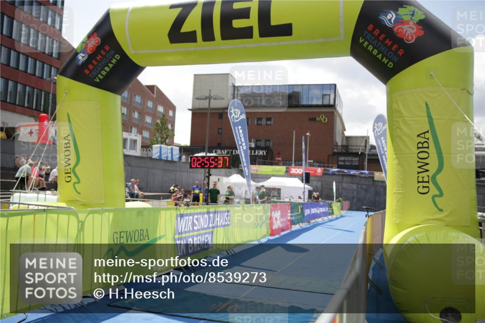 10.08.2025 - GEWOBA Citytriathlon Bremen H.Heesch http://msf.ph/oto/8539273 10.08.2025 12:59:15 Ziel  meine-sportfotos.de