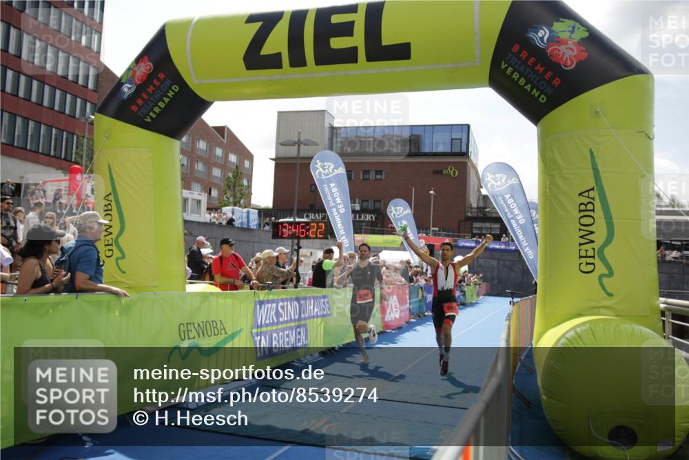 10.08.2025 - GEWOBA Citytriathlon Bremen H.Heesch http://msf.ph/oto/8539274 10.08.2025 13:46:21 Ziel 560, 734 meine-sportfotos.de