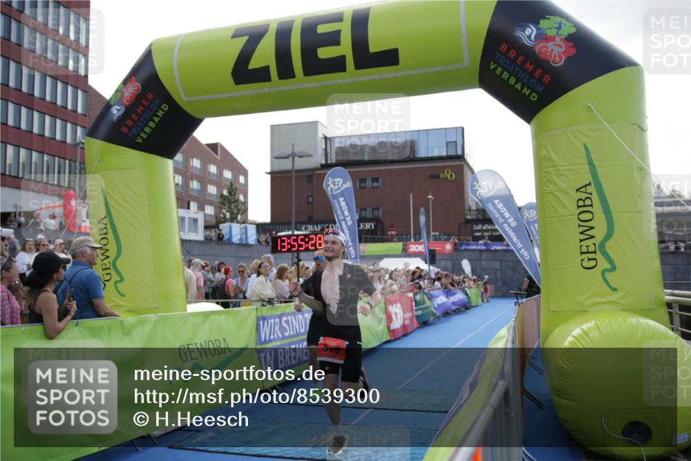 10.08.2025 - GEWOBA Citytriathlon Bremen H.Heesch http://msf.ph/oto/8539300 10.08.2025 13:55:27 Ziel 579 meine-sportfotos.de