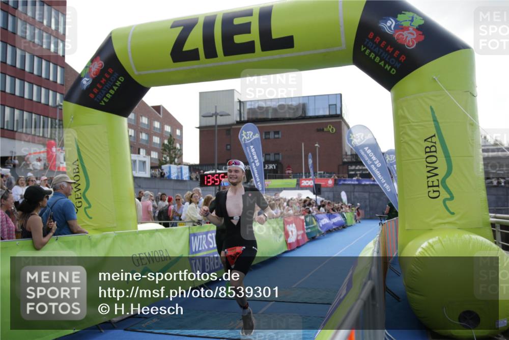 10.08.2025 - GEWOBA Citytriathlon Bremen H.Heesch http://msf.ph/oto/8539301 10.08.2025 13:55:27 Ziel 579 meine-sportfotos.de