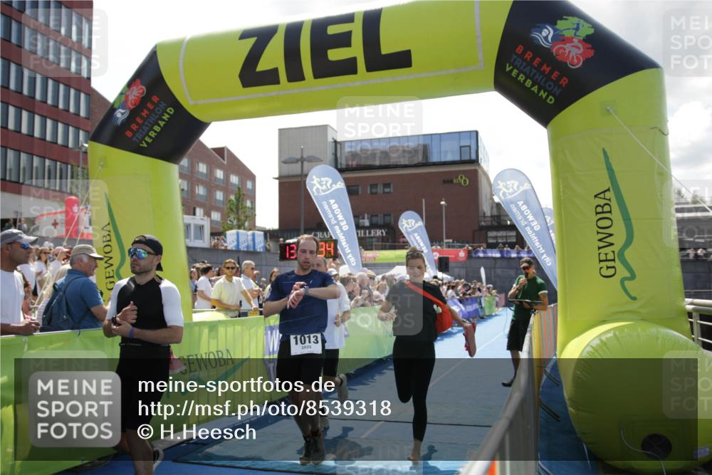 10.08.2025 - GEWOBA Citytriathlon Bremen H.Heesch http://msf.ph/oto/8539318 10.08.2025 13:58:33 Ziel 665, 1013, 1030 meine-sportfotos.de