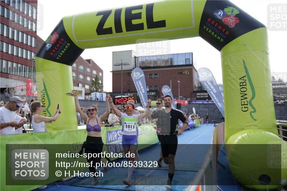 10.08.2025 - GEWOBA Citytriathlon Bremen H.Heesch http://msf.ph/oto/8539329 10.08.2025 14:02:04 Ziel 597, 627, 661, 907, 912, 1011 meine-sportfotos.de