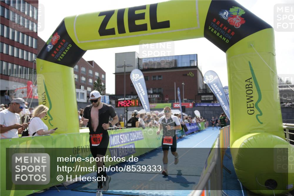 10.08.2025 - GEWOBA Citytriathlon Bremen H.Heesch http://msf.ph/oto/8539333 10.08.2025 14:02:40 Ziel 595, 801 meine-sportfotos.de