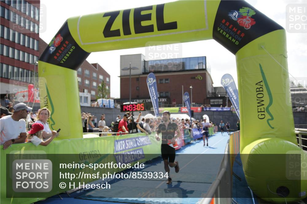 10.08.2025 - GEWOBA Citytriathlon Bremen H.Heesch http://msf.ph/oto/8539334 10.08.2025 14:03:03 Ziel 613, 644 meine-sportfotos.de