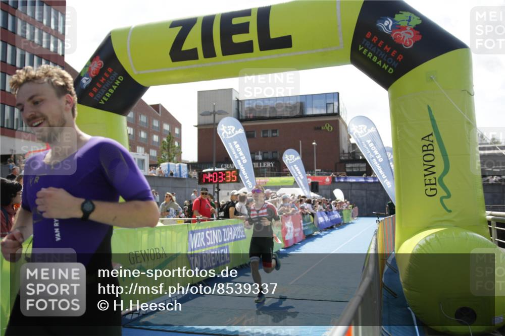 10.08.2025 - GEWOBA Citytriathlon Bremen H.Heesch http://msf.ph/oto/8539337 10.08.2025 14:03:34 Ziel 651, 763 meine-sportfotos.de