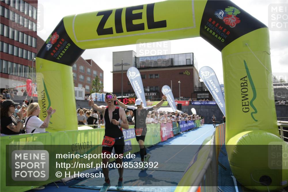 10.08.2025 - GEWOBA Citytriathlon Bremen H.Heesch http://msf.ph/oto/8539392 10.08.2025 14:10:43 Ziel 616, 649, 656, 884 meine-sportfotos.de