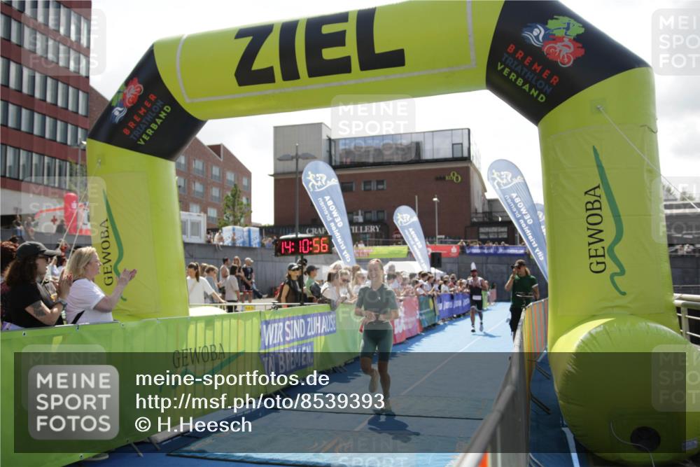 10.08.2025 - GEWOBA Citytriathlon Bremen H.Heesch http://msf.ph/oto/8539393 10.08.2025 14:10:55 Ziel 573, 616, 884, 933 meine-sportfotos.de