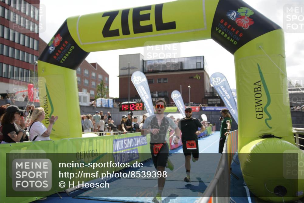10.08.2025 - GEWOBA Citytriathlon Bremen H.Heesch http://msf.ph/oto/8539398 10.08.2025 14:12:21 Ziel 611, 745 meine-sportfotos.de