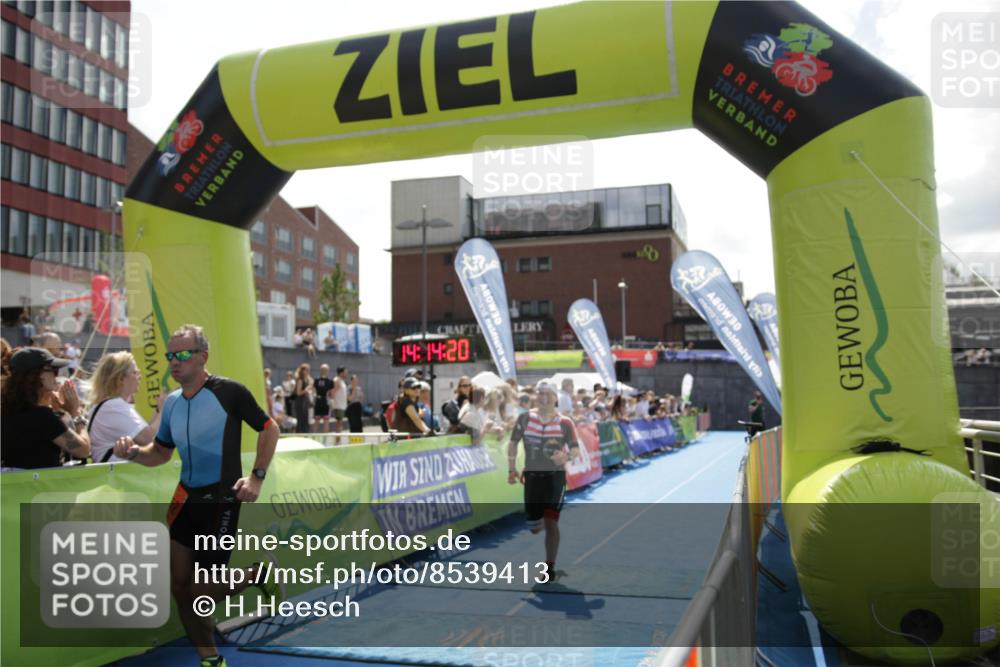 10.08.2025 - GEWOBA Citytriathlon Bremen H.Heesch http://msf.ph/oto/8539413 10.08.2025 14:14:18 Ziel 552, 852, 940 meine-sportfotos.de