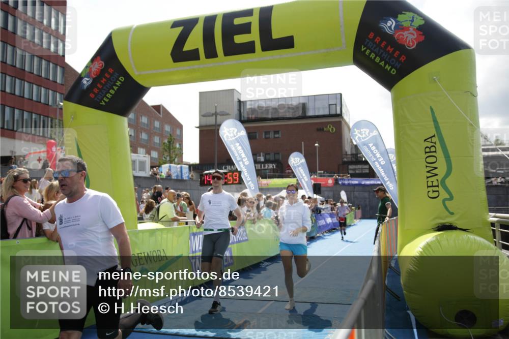 10.08.2025 - GEWOBA Citytriathlon Bremen H.Heesch http://msf.ph/oto/8539421 10.08.2025 14:14:58 Ziel 604, 1029 meine-sportfotos.de