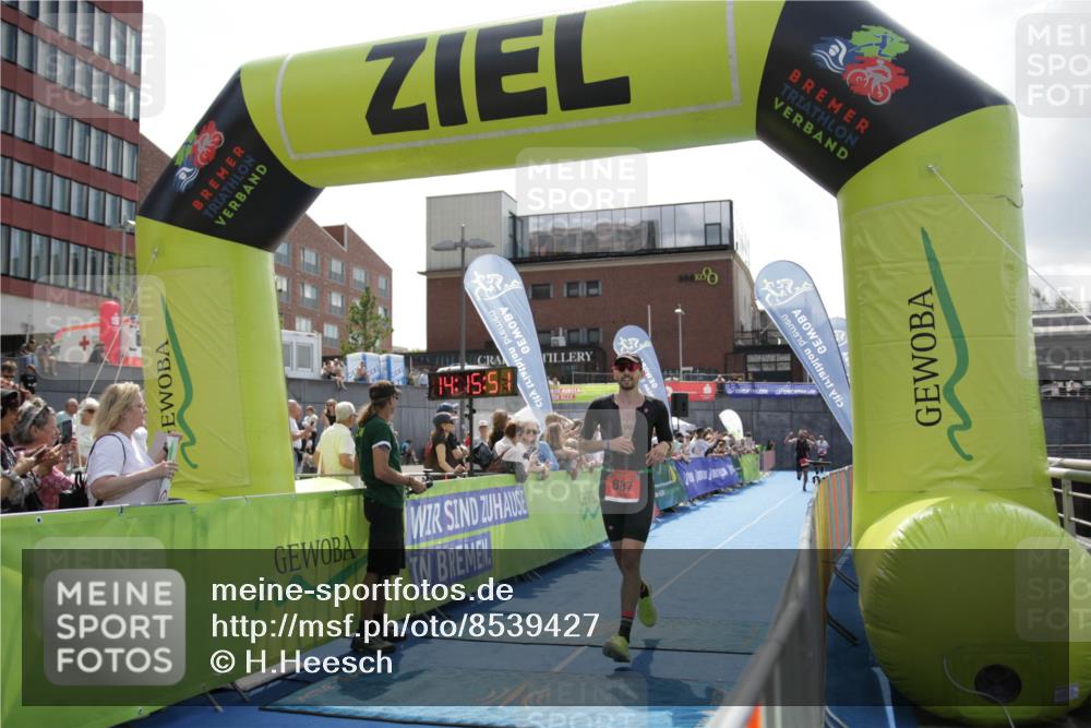 10.08.2025 - GEWOBA Citytriathlon Bremen H.Heesch http://msf.ph/oto/8539427 10.08.2025 14:15:49 Ziel  meine-sportfotos.de