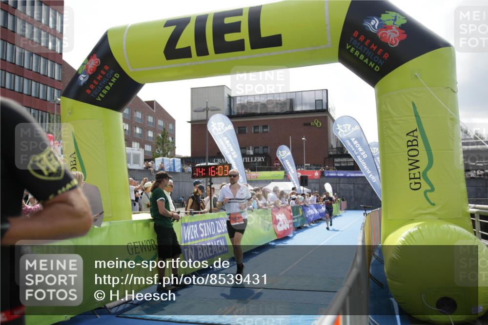 10.08.2025 - GEWOBA Citytriathlon Bremen H.Heesch http://msf.ph/oto/8539431 10.08.2025 14:16:02 Ziel 555, 687, 699, 783, 820 meine-sportfotos.de