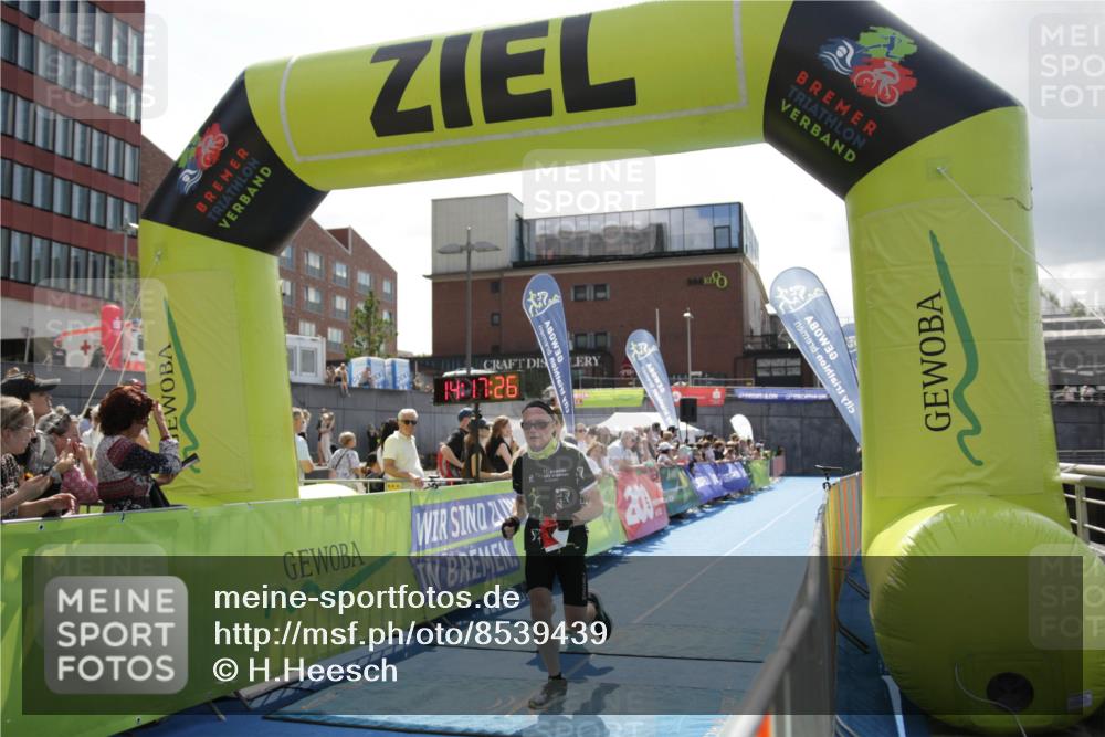 10.08.2025 - GEWOBA Citytriathlon Bremen H.Heesch http://msf.ph/oto/8539439 10.08.2025 14:17:24 Ziel 678, 870, 892, 977 meine-sportfotos.de