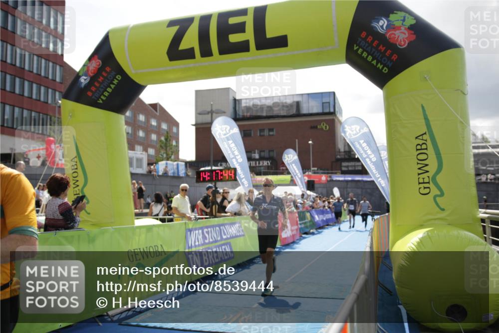 10.08.2025 - GEWOBA Citytriathlon Bremen H.Heesch http://msf.ph/oto/8539444 10.08.2025 14:17:43 Ziel 666, 764, 900 meine-sportfotos.de