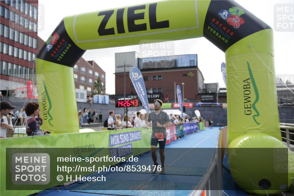 10.08.2025 - GEWOBA Citytriathlon Bremen H.Heesch http://msf.ph/oto/8539476 10.08.2025 14:26:42 Ziel 707, 776 meine-sportfotos.de