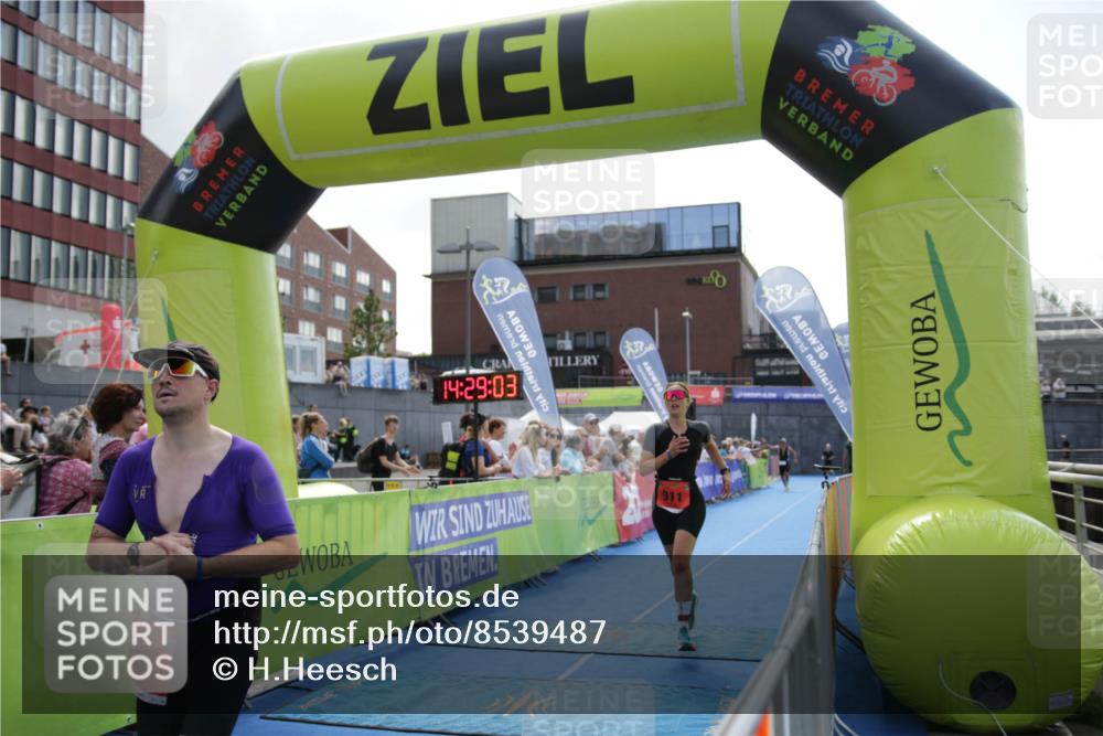 10.08.2025 - GEWOBA Citytriathlon Bremen H.Heesch http://msf.ph/oto/8539487 10.08.2025 14:29:01 Ziel 782, 944, 1001, 1025 meine-sportfotos.de