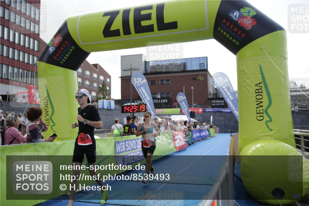 10.08.2025 - GEWOBA Citytriathlon Bremen H.Heesch http://msf.ph/oto/8539493 10.08.2025 14:29:17 Ziel 591, 794, 842, 946, 963 meine-sportfotos.de