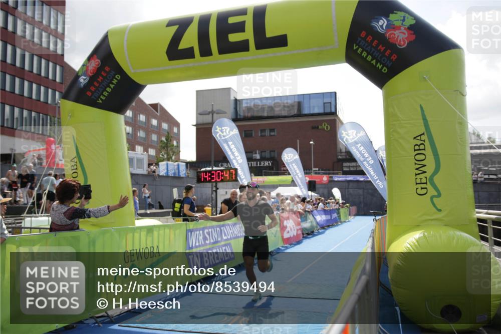 10.08.2025 - GEWOBA Citytriathlon Bremen H.Heesch http://msf.ph/oto/8539494 10.08.2025 14:30:45 Ziel 709 meine-sportfotos.de