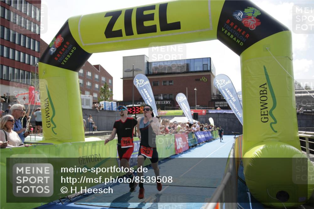 10.08.2025 - GEWOBA Citytriathlon Bremen H.Heesch http://msf.ph/oto/8539508 10.08.2025 14:33:43 Ziel 762 meine-sportfotos.de