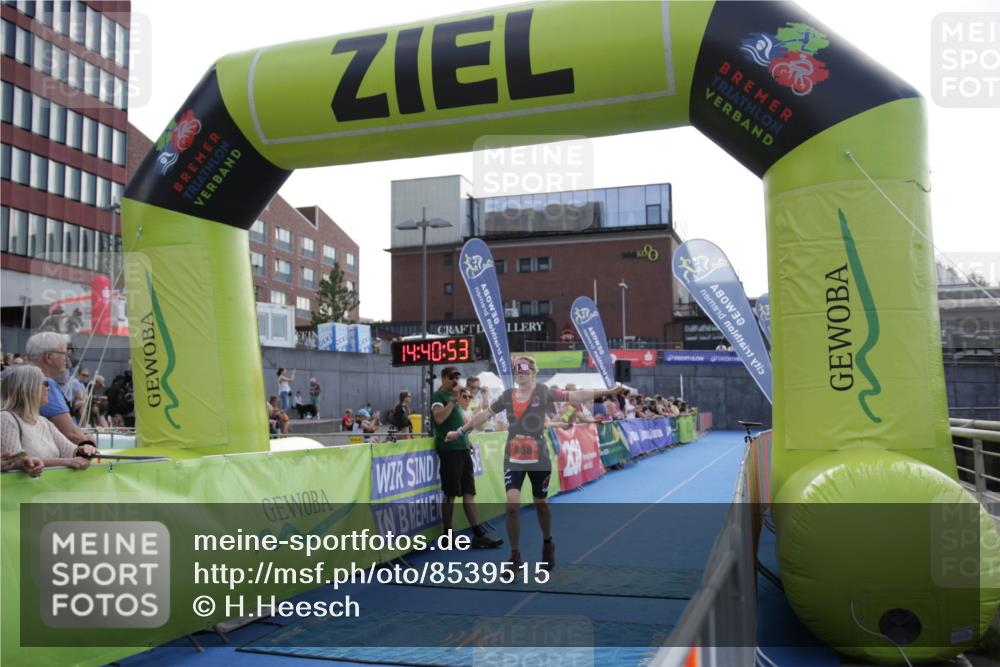 10.08.2025 - GEWOBA Citytriathlon Bremen H.Heesch http://msf.ph/oto/8539515 10.08.2025 14:40:52 Ziel 968 meine-sportfotos.de