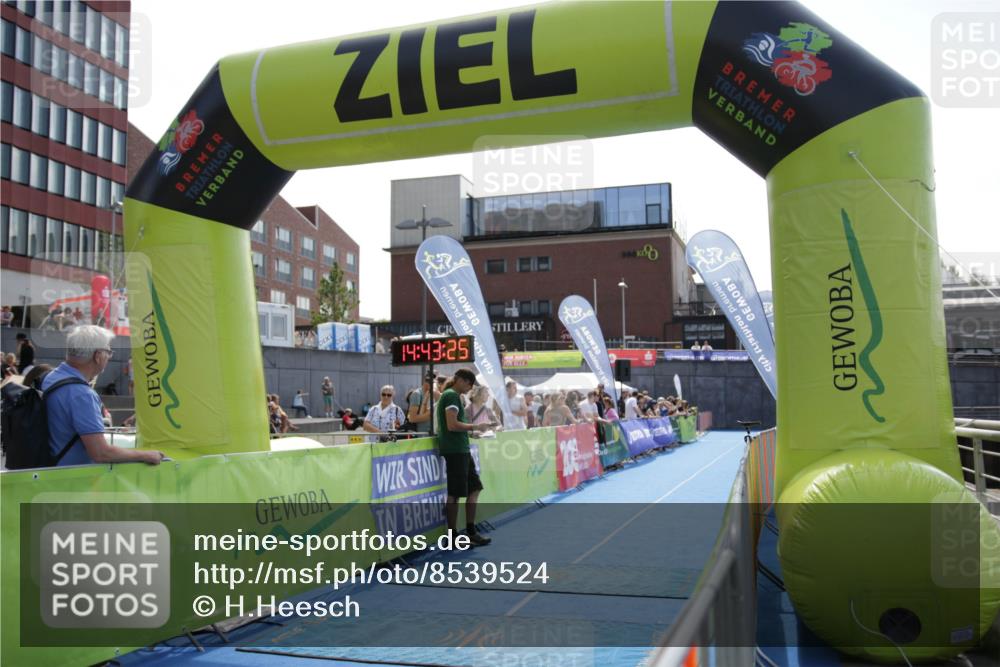 10.08.2025 - GEWOBA Citytriathlon Bremen H.Heesch http://msf.ph/oto/8539524 10.08.2025 14:43:24 Ziel 829 meine-sportfotos.de