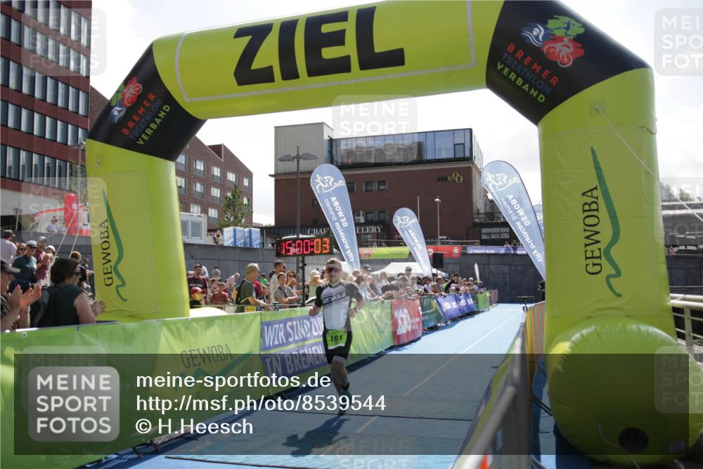 10.08.2025 - GEWOBA Citytriathlon Bremen H.Heesch http://msf.ph/oto/8539544 10.08.2025 15:00:02 Ziel 161 meine-sportfotos.de