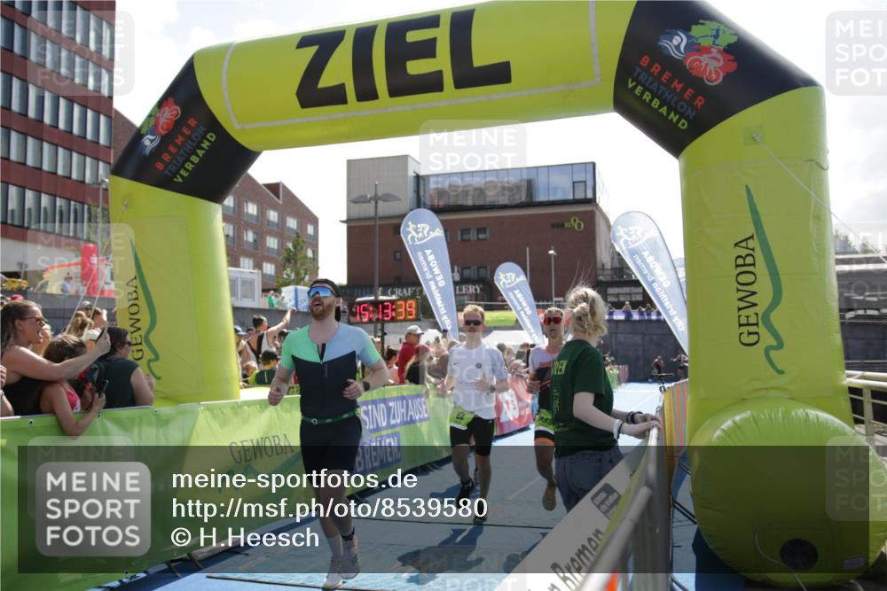 10.08.2025 - GEWOBA Citytriathlon Bremen H.Heesch http://msf.ph/oto/8539580 10.08.2025 15:13:39 Ziel 62, 92, 116, 146, 255 meine-sportfotos.de